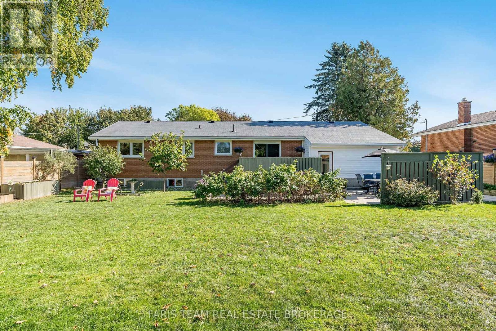 78 Mckibbon Drive, Meaford, Ontario  N4L 1C6 - Photo 46 - X12458141