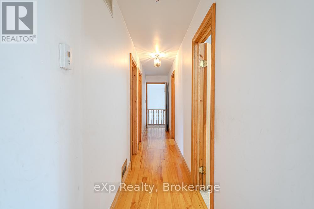 51 Parkside Avenue, South Bruce Peninsula, Ontario  N0H 2T0 - Photo 15 - X12458178