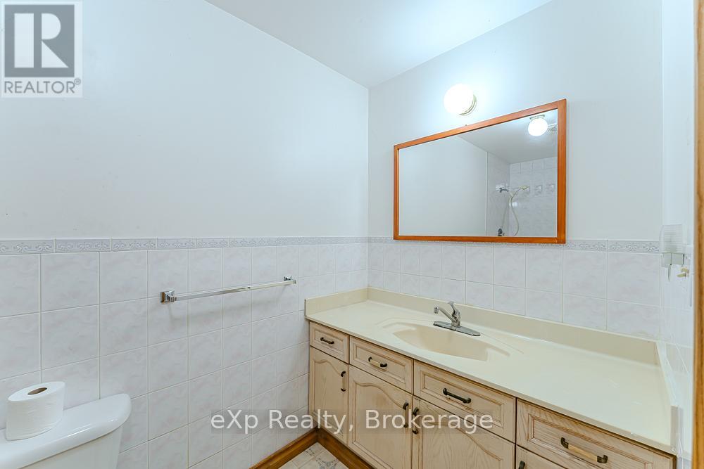 51 Parkside Avenue, South Bruce Peninsula, Ontario  N0H 2T0 - Photo 16 - X12458178