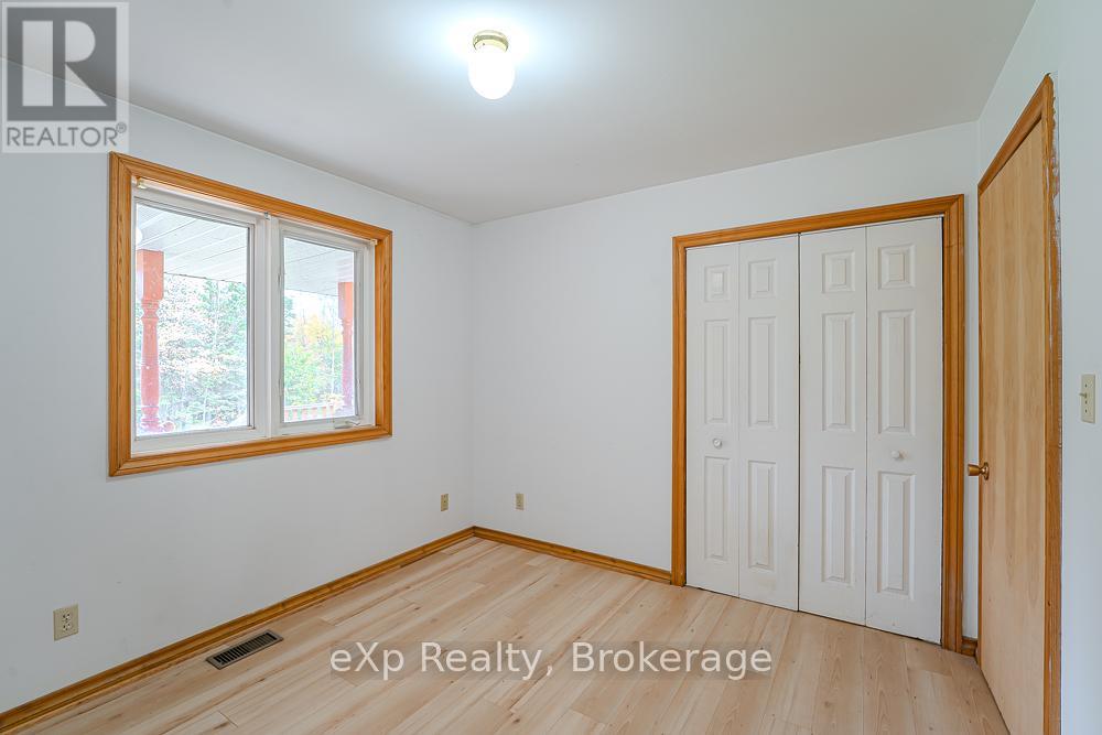 51 Parkside Avenue, South Bruce Peninsula, Ontario  N0H 2T0 - Photo 22 - X12458178