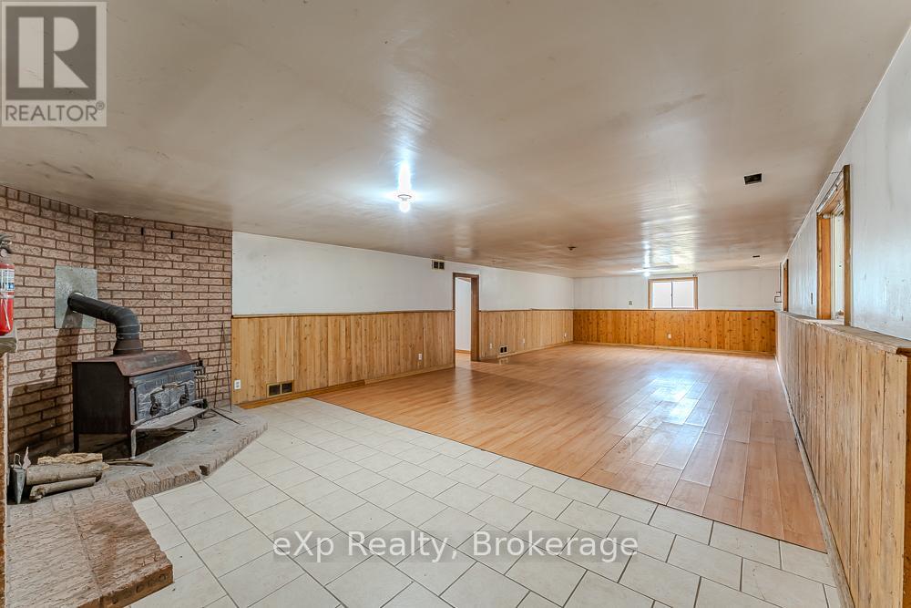 51 Parkside Avenue, South Bruce Peninsula, Ontario  N0H 2T0 - Photo 26 - X12458178