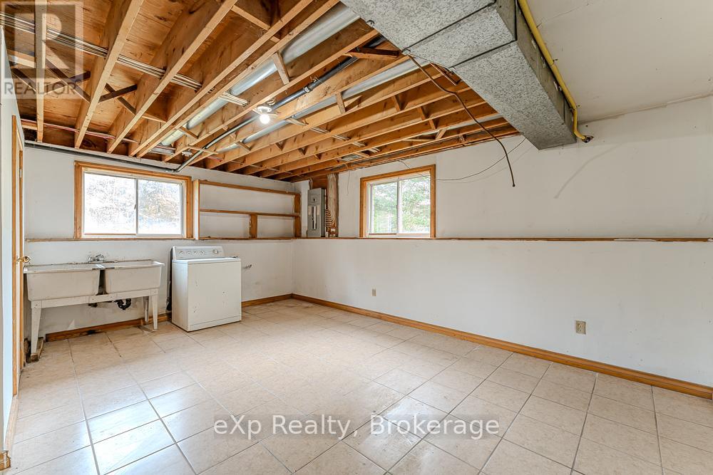 51 Parkside Avenue, South Bruce Peninsula, Ontario  N0H 2T0 - Photo 27 - X12458178