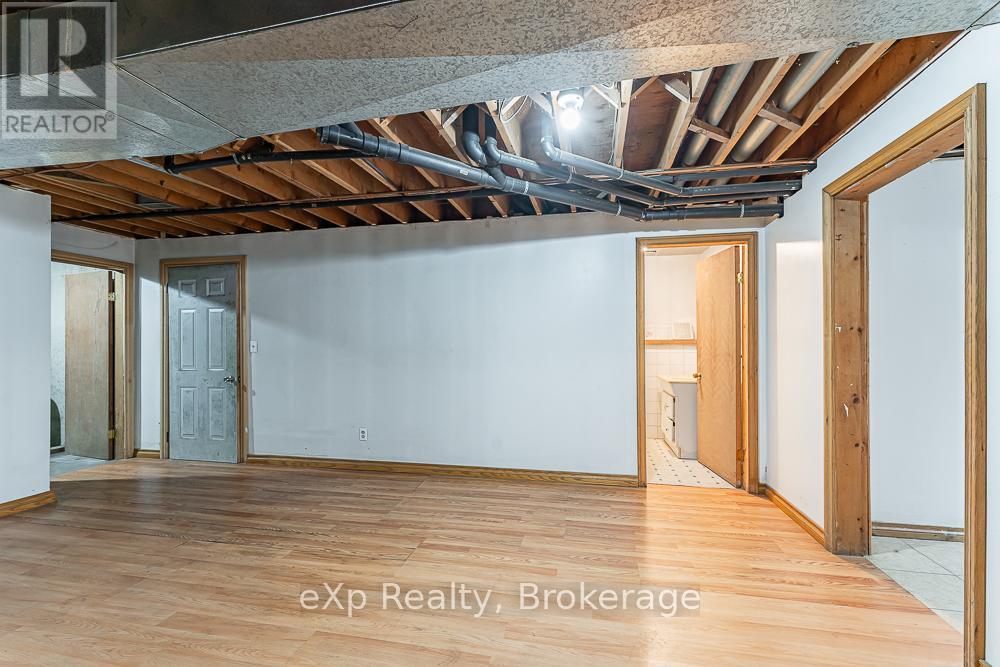 51 Parkside Avenue, South Bruce Peninsula, Ontario  N0H 2T0 - Photo 29 - X12458178