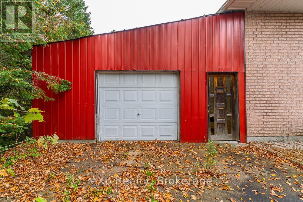 51 Parkside Avenue, South Bruce Peninsula, Ontario  N0H 2T0 - Photo 32 - X12458178