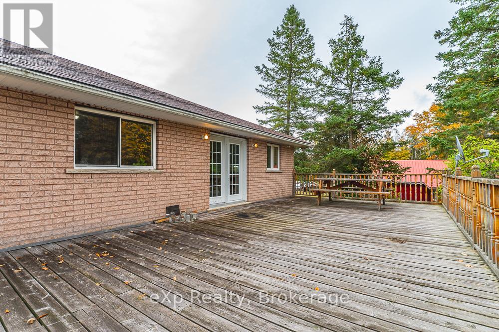51 Parkside Avenue, South Bruce Peninsula, Ontario  N0H 2T0 - Photo 33 - X12458178