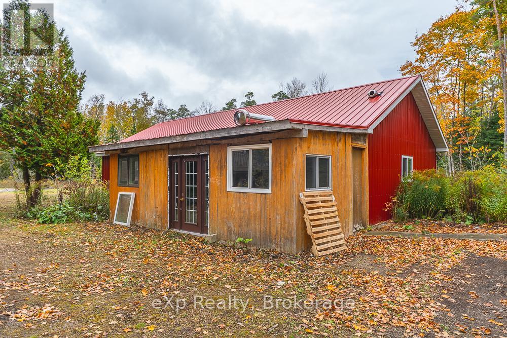 51 Parkside Avenue, South Bruce Peninsula, Ontario  N0H 2T0 - Photo 38 - X12458178