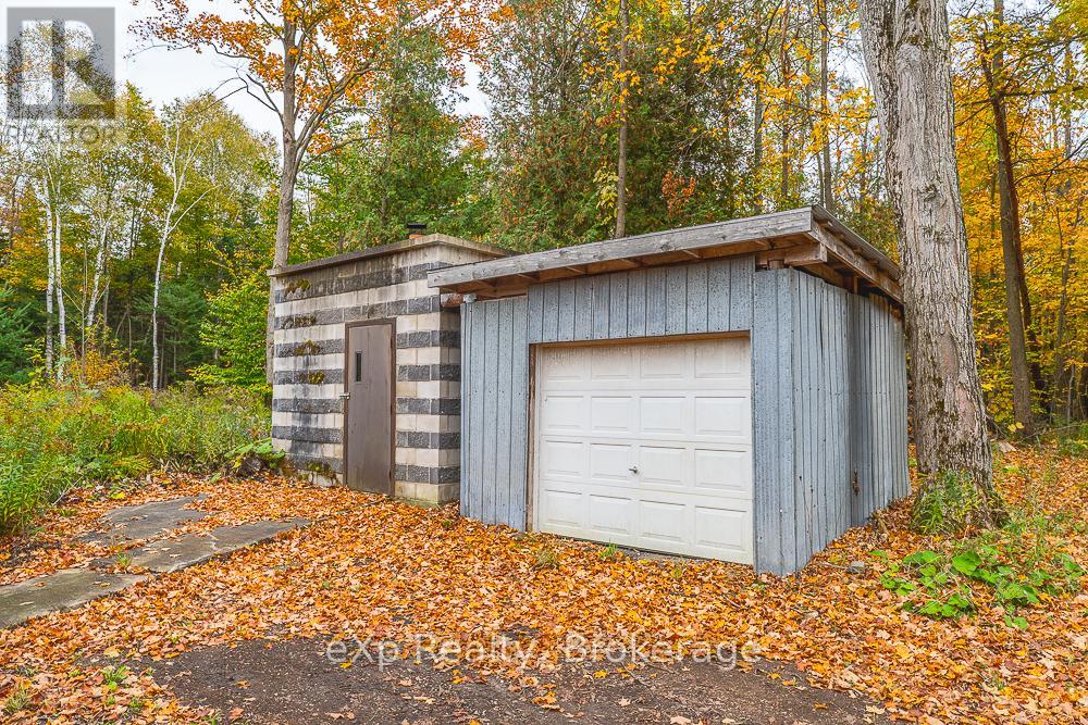 51 Parkside Avenue, South Bruce Peninsula, Ontario  N0H 2T0 - Photo 39 - X12458178
