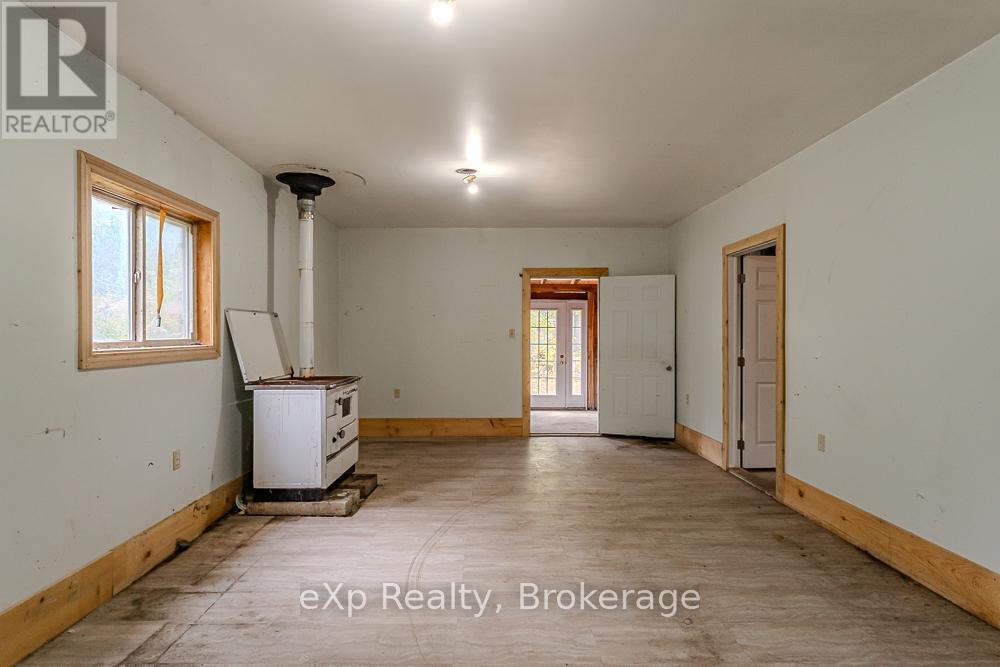 51 Parkside Avenue, South Bruce Peninsula, Ontario  N0H 2T0 - Photo 41 - X12458178