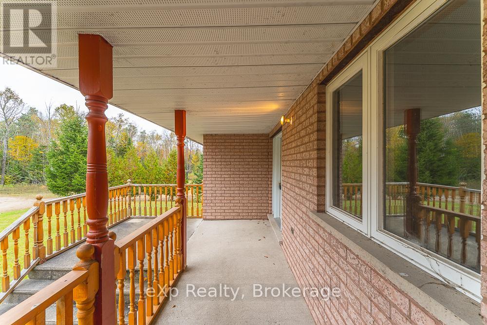 51 Parkside Avenue, South Bruce Peninsula, Ontario  N0H 2T0 - Photo 6 - X12458178