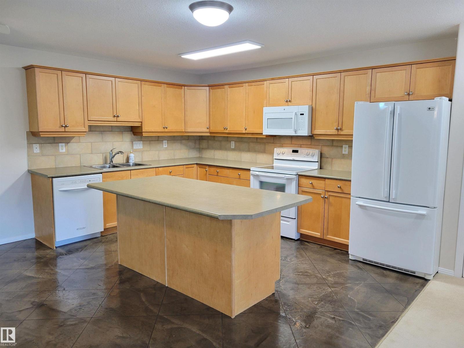 #402 8942 156 St Nw, Edmonton, Alberta  T5R 5Z5 - Photo 4 - E4461808