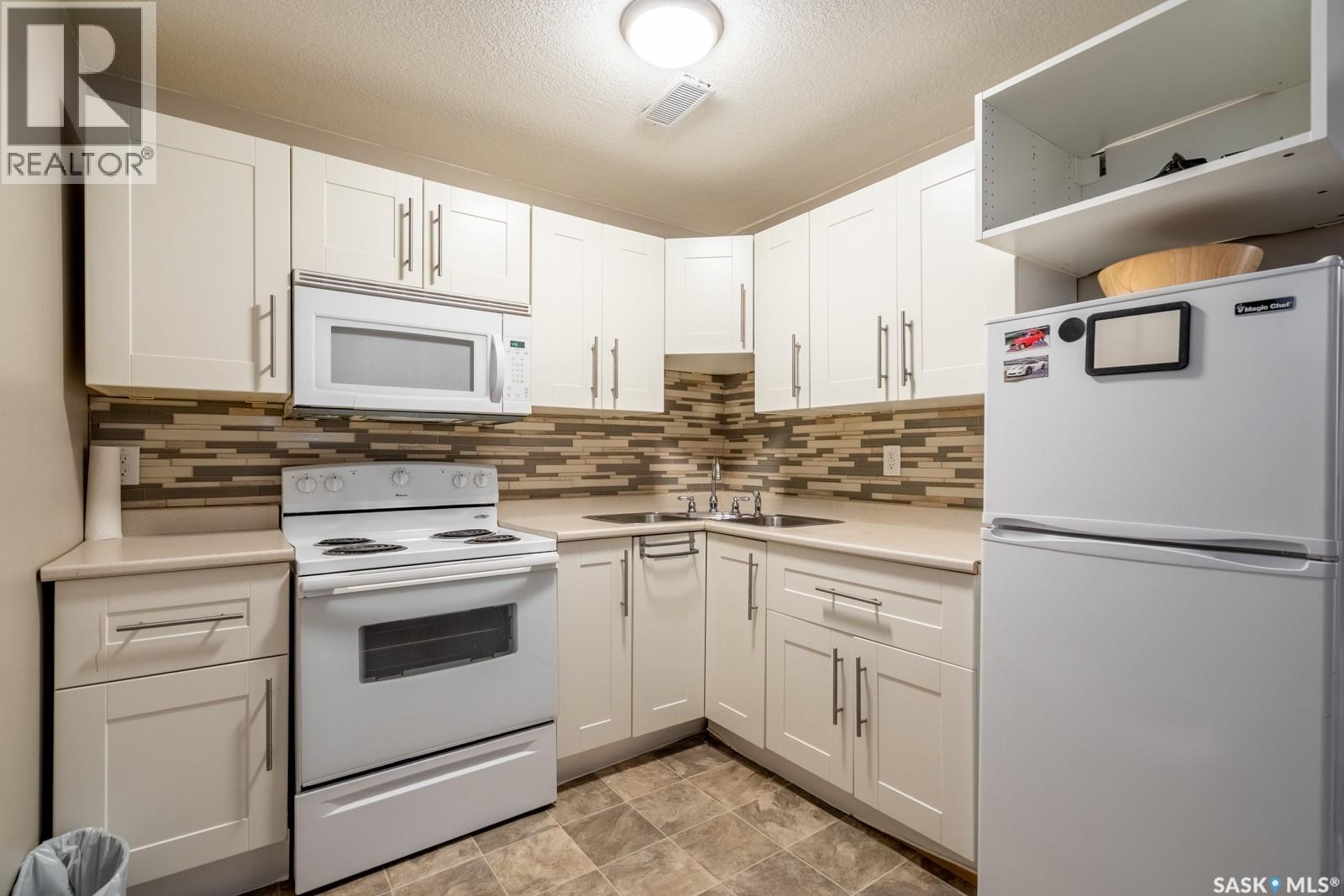 1742 Arthur Street, Regina, Saskatchewan  S4T 4W3 - Photo 16 - SK020678