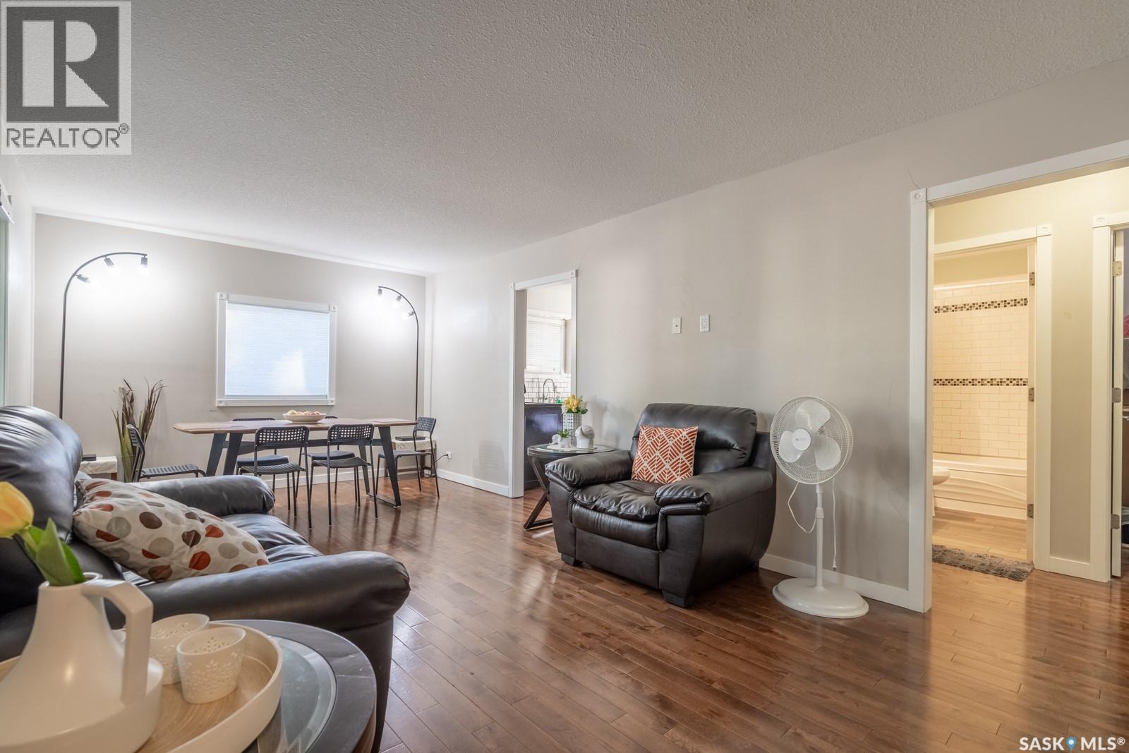 1742 Arthur Street, Regina, Saskatchewan  S4T 4W3 - Photo 3 - SK020678