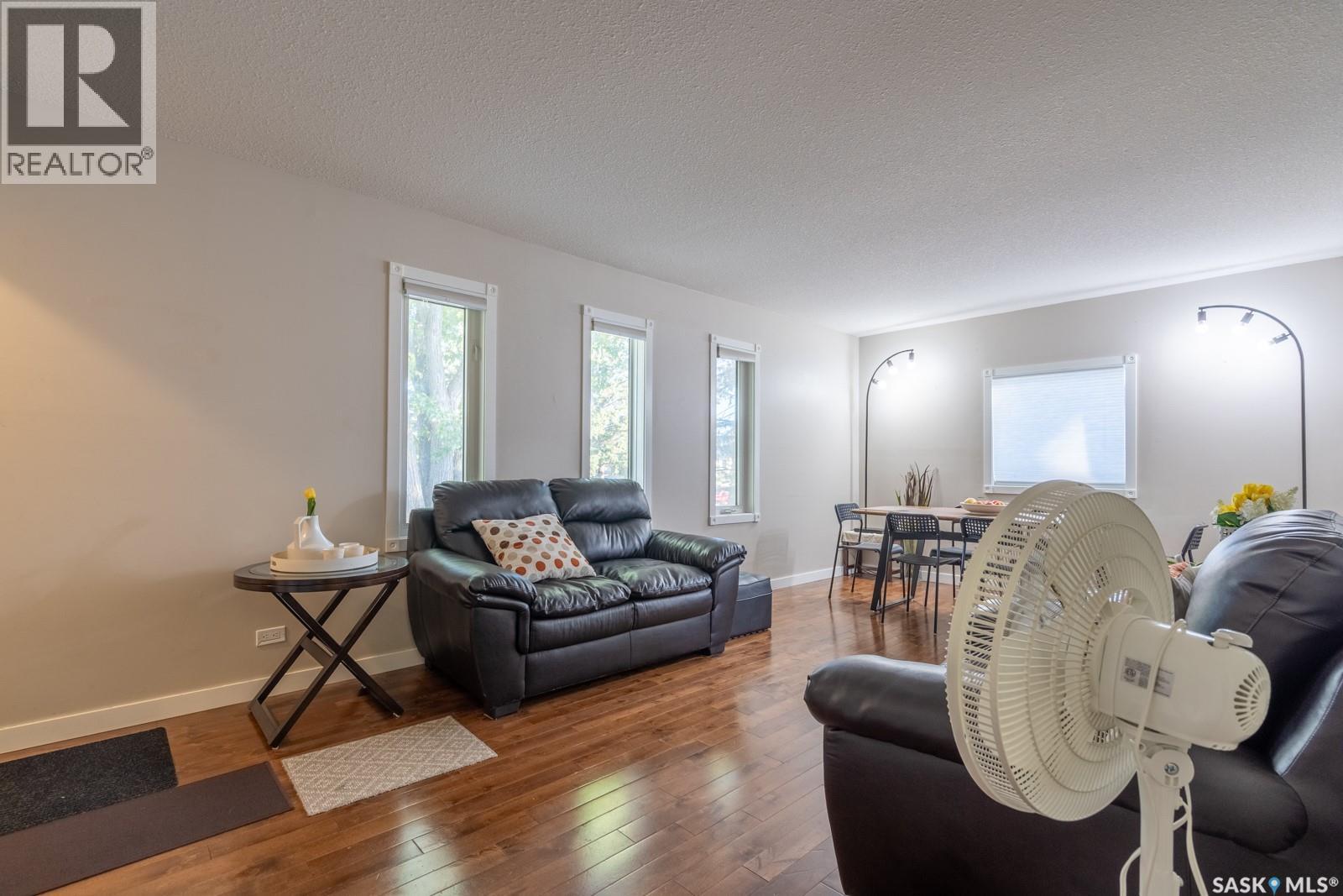 1742 Arthur Street, Regina, Saskatchewan  S4T 4W3 - Photo 4 - SK020678