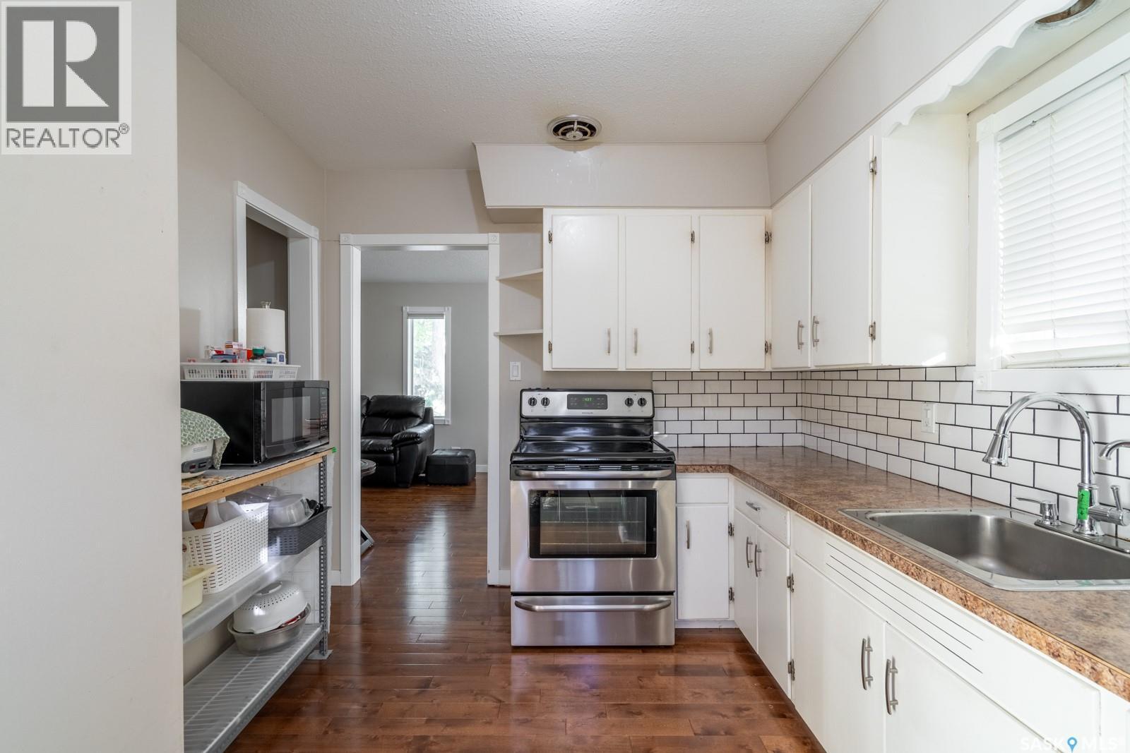 1742 Arthur Street, Regina, Saskatchewan  S4T 4W3 - Photo 7 - SK020678