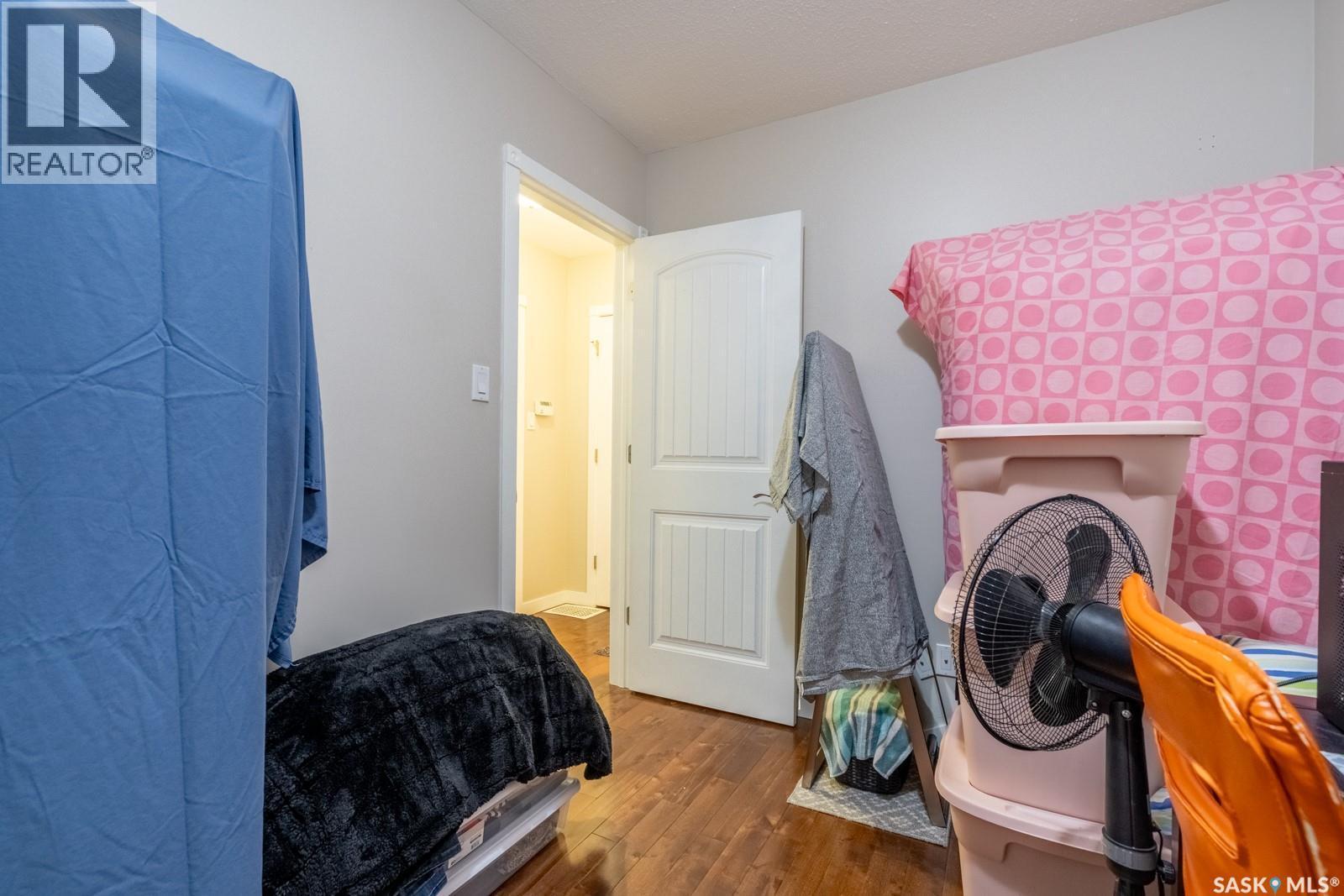 1742 Arthur Street, Regina, Saskatchewan  S4T 4W3 - Photo 9 - SK020678