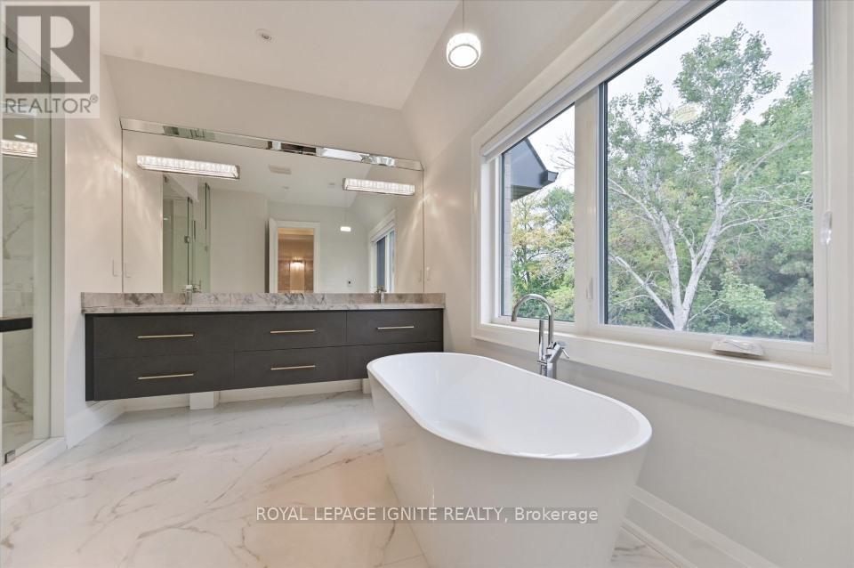 86 Glentworth Road, Toronto (Don Valley Village), Ontario  M2J 2E8 - Photo 16 - C12457783