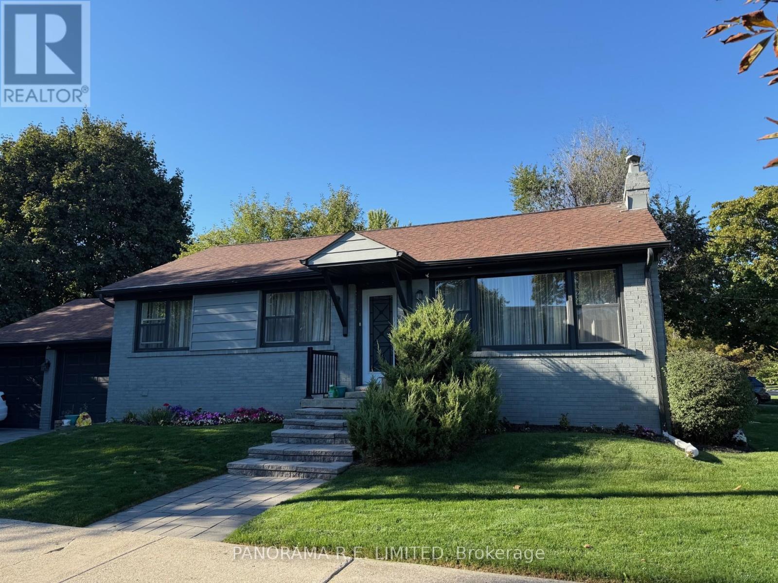 50 Maydolph Road, Toronto, Ontario  M9B 1W5 - Photo 17 - W12451203