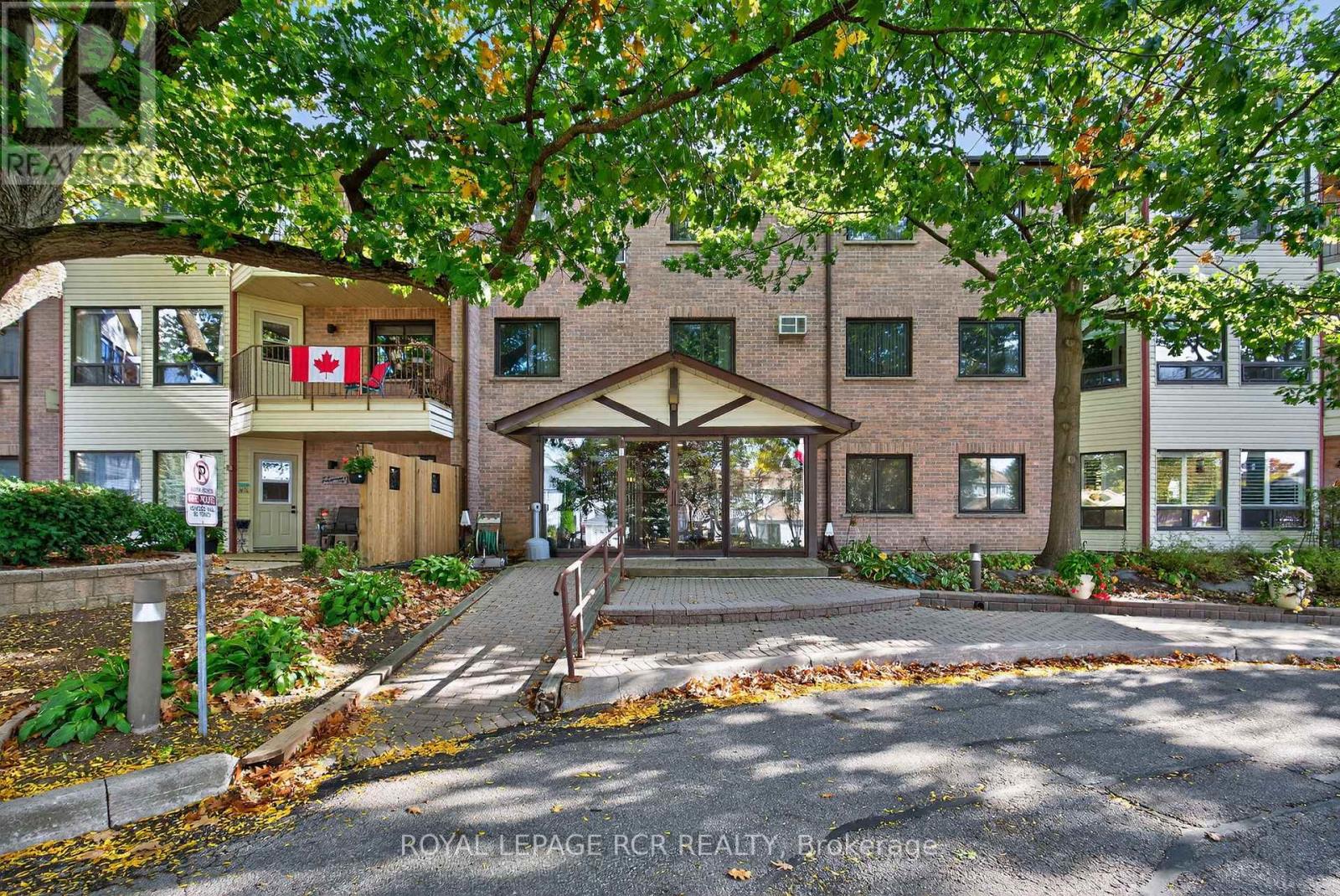 311 - 111 Grew Boulevard, Georgina, Ontario  L0E 1L0 - Photo 5 - N12458204
