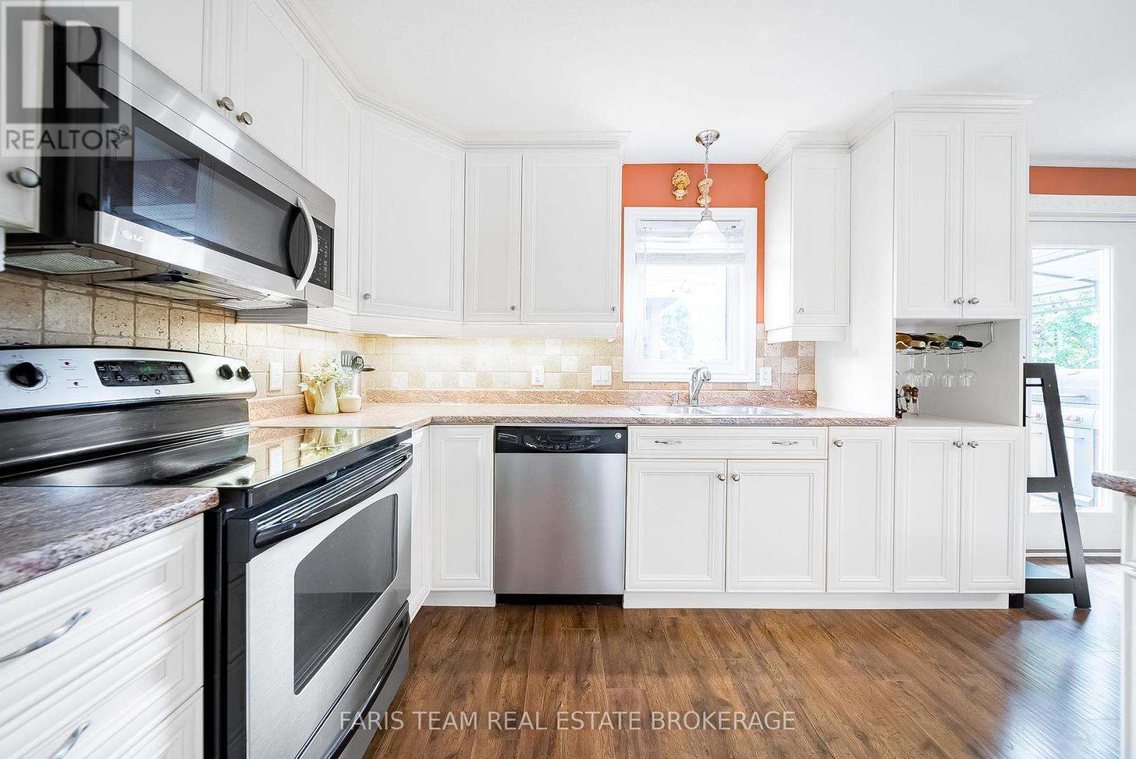 1 Bay Moorings Boulevard, Penetanguishene, Ontario  L9M 1E7 - Photo 10 - S12458194