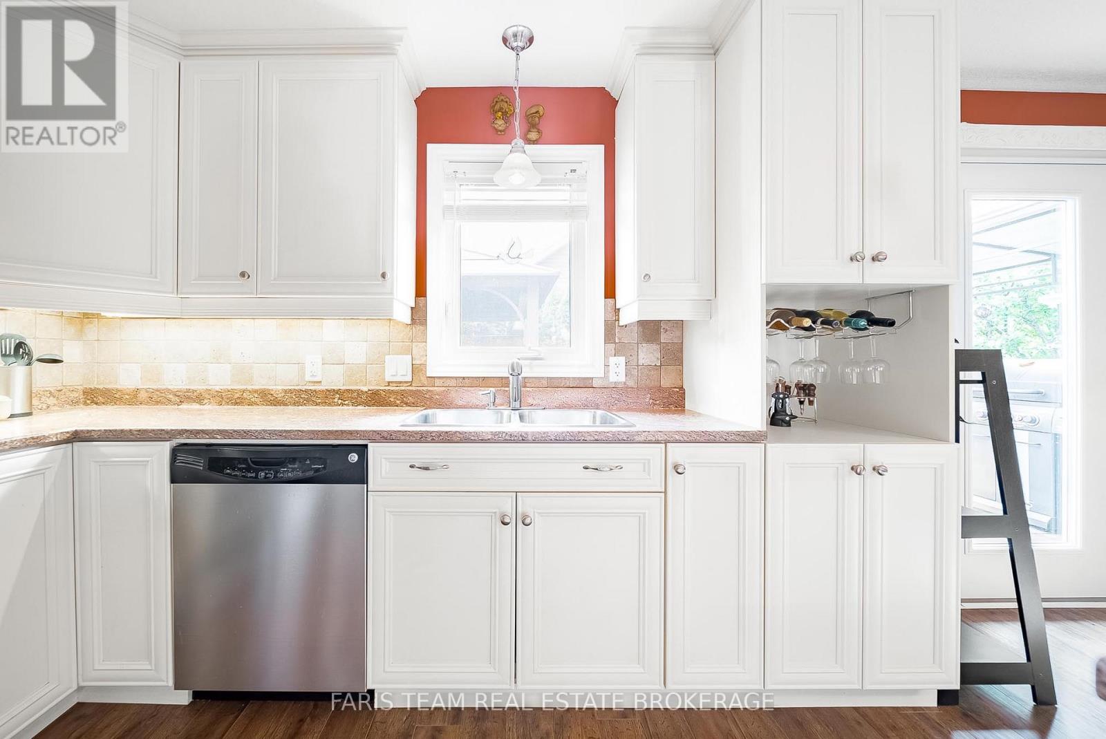 1 Bay Moorings Boulevard, Penetanguishene, Ontario  L9M 1E7 - Photo 11 - S12458194