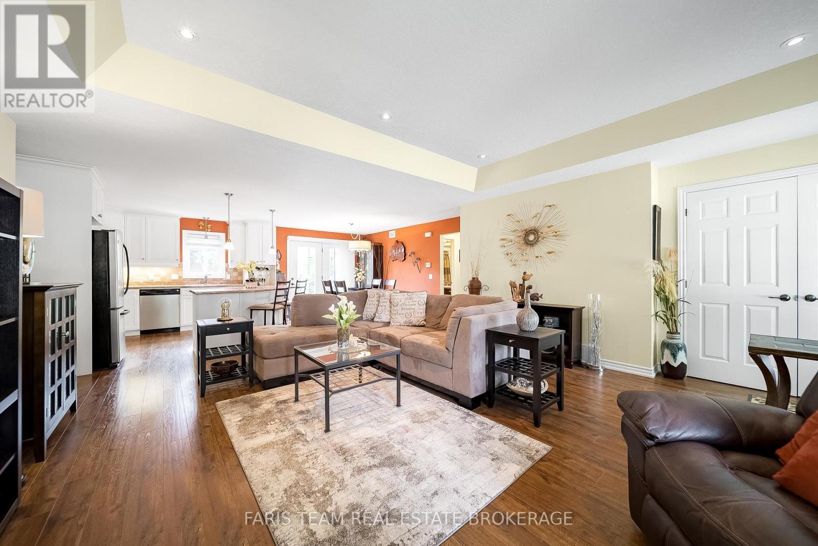 1 Bay Moorings Boulevard, Penetanguishene, Ontario  L9M 1E7 - Photo 17 - S12458194