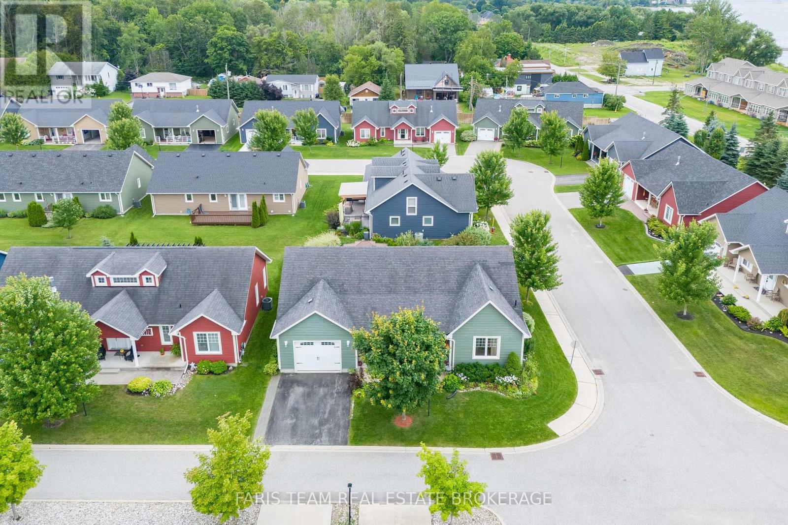 1 Bay Moorings Boulevard, Penetanguishene, Ontario  L9M 1E7 - Photo 2 - S12458194