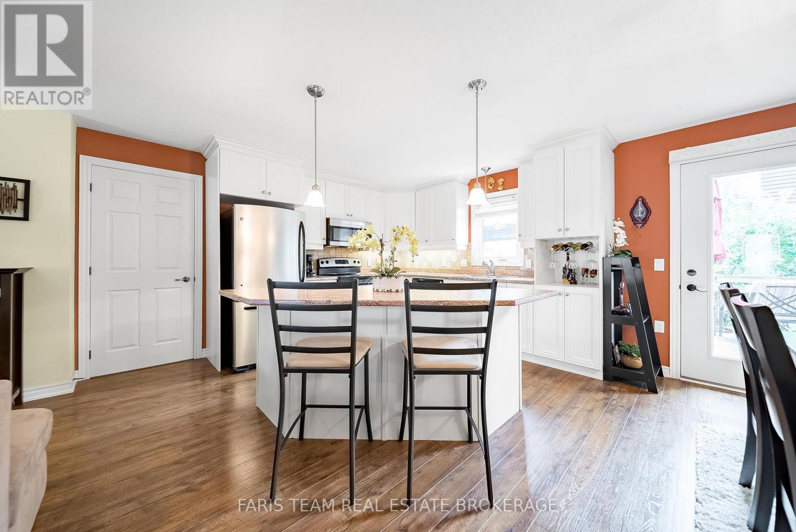 1 Bay Moorings Boulevard, Penetanguishene, Ontario  L9M 1E7 - Photo 8 - S12458194