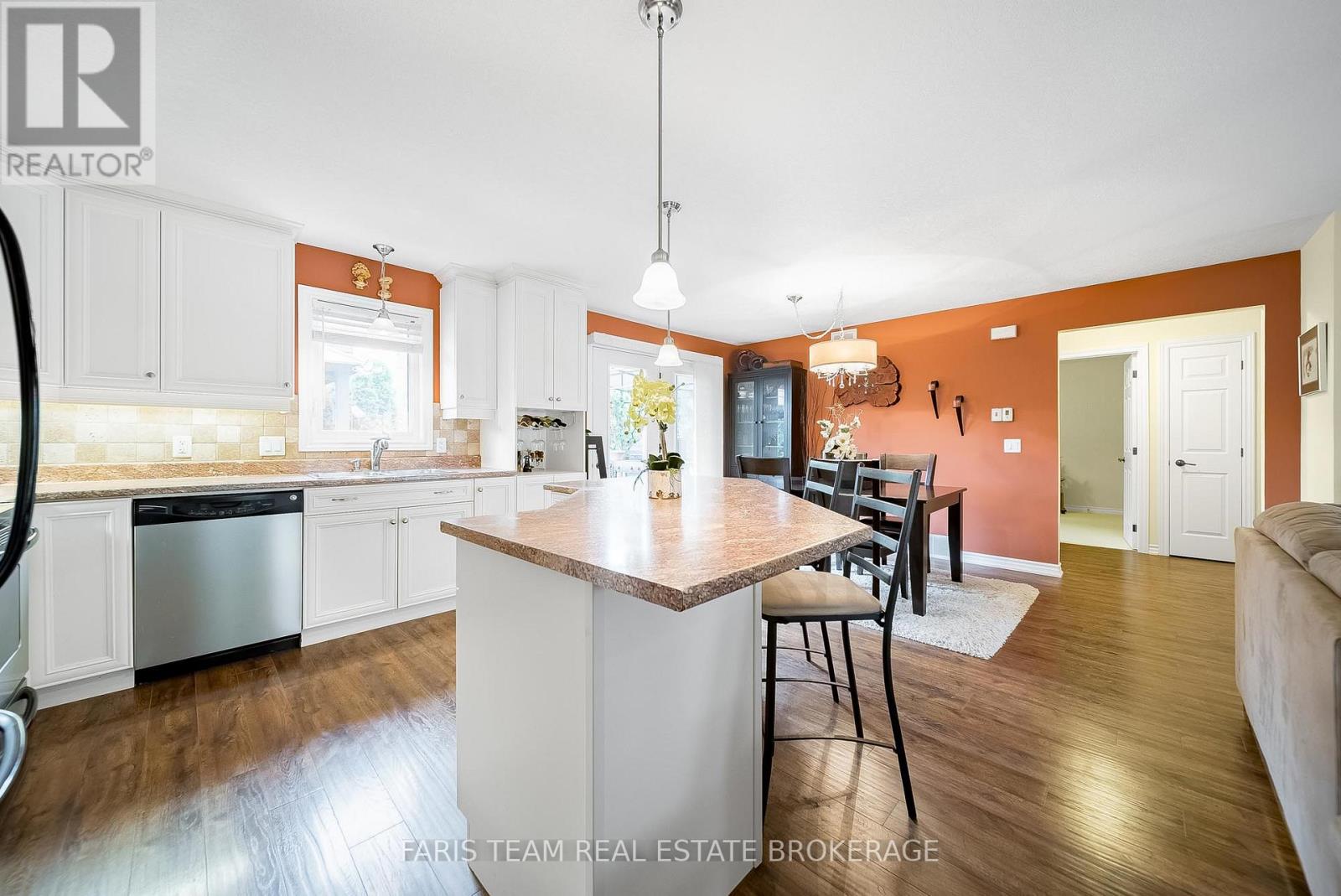 1 Bay Moorings Boulevard, Penetanguishene, Ontario  L9M 1E7 - Photo 9 - S12458194