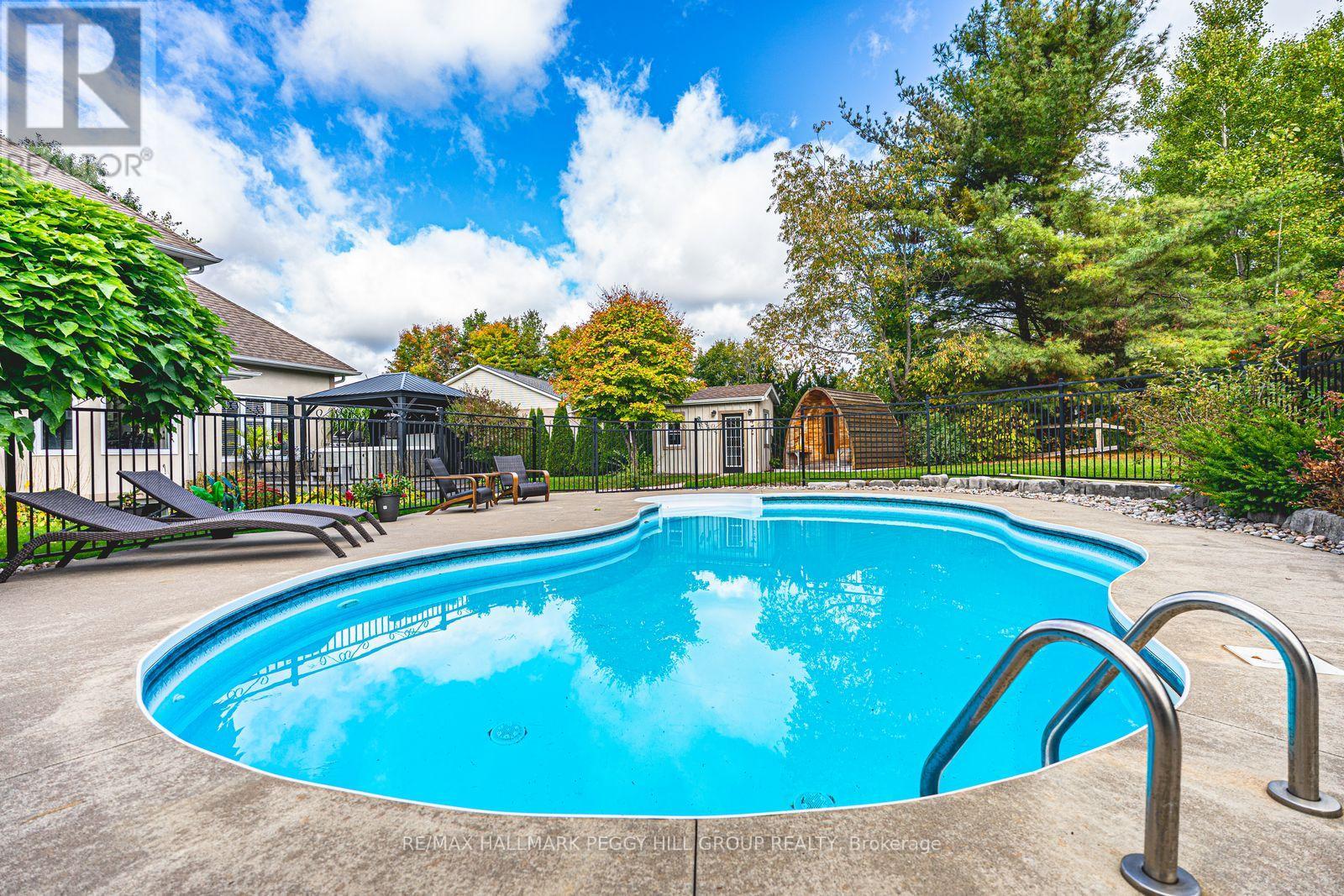 127 Goldfinch Crescent, Tiny, Ontario  L0L 2J0 - Photo 3 - S12458201