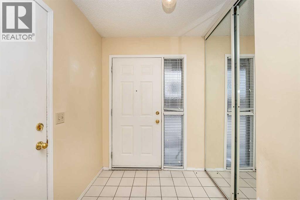 215 Coachway Lane Sw, Calgary, Alberta  T3H 2V9 - Photo 13 - A2262406