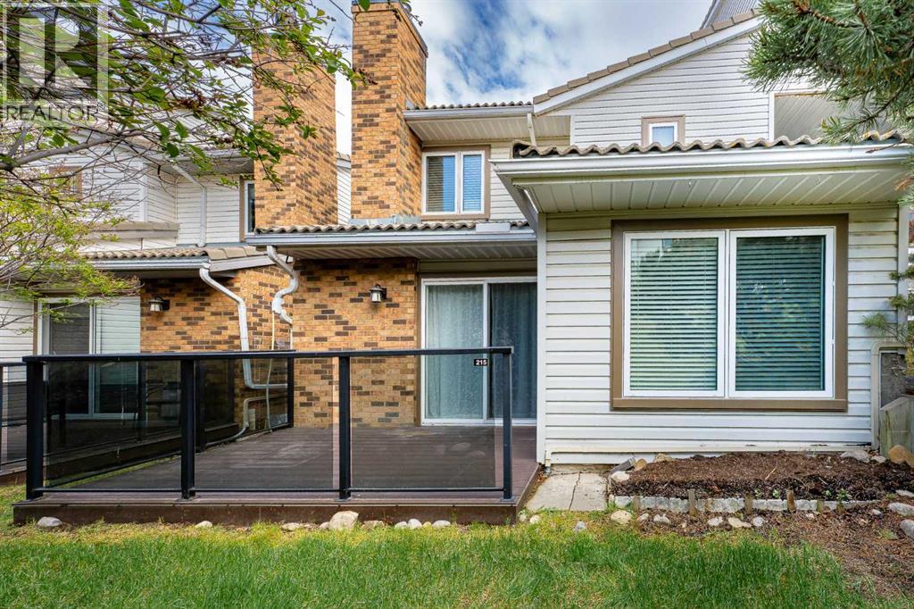 215 Coachway Lane Sw, Calgary, Alberta  T3H 2V9 - Photo 4 - A2262406