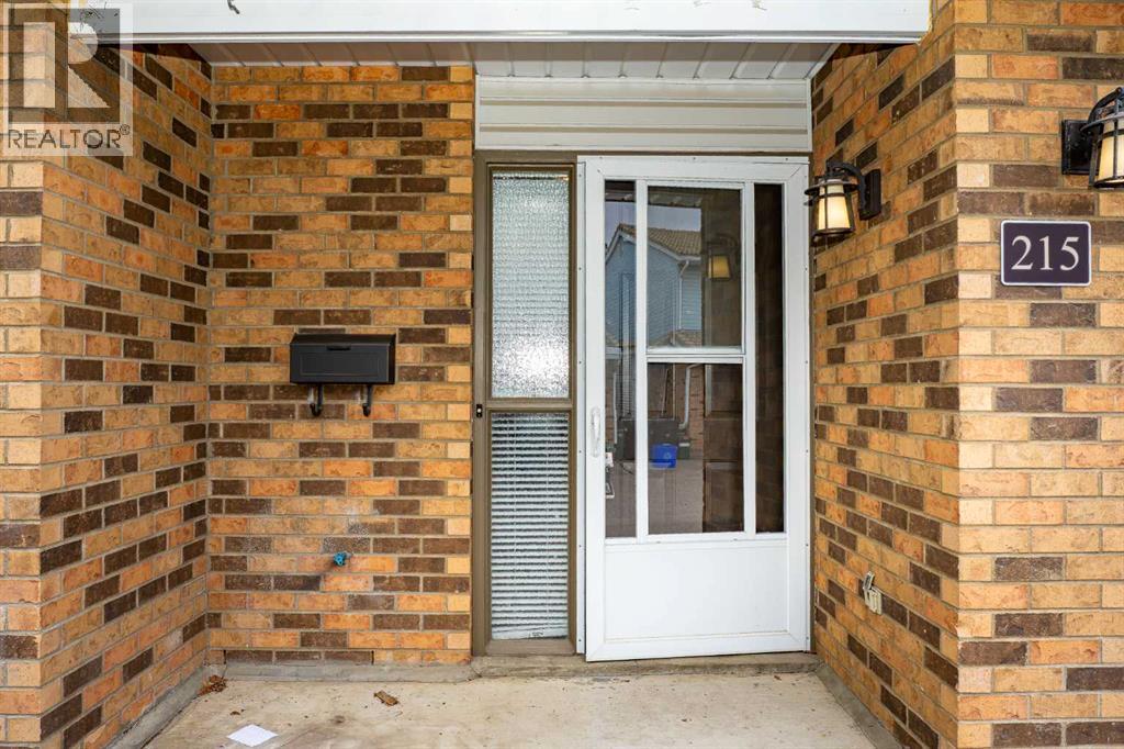 215 Coachway Lane Sw, Calgary, Alberta  T3H 2V9 - Photo 9 - A2262406