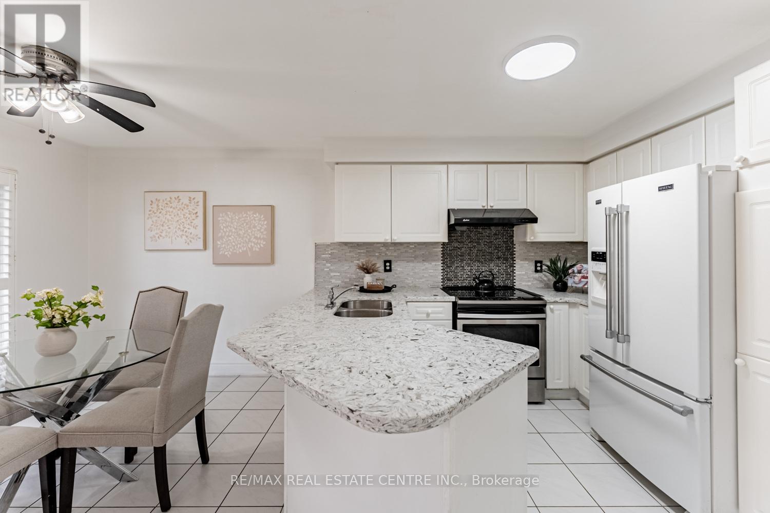 8 Mannel Crescent, Brampton, Ontario  L6Y 5E1 - Photo 11 - W12458168