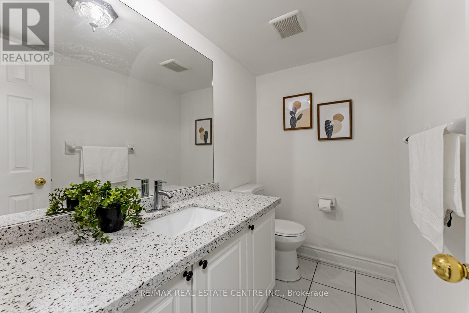 8 Mannel Crescent, Brampton, Ontario  L6Y 5E1 - Photo 21 - W12458168