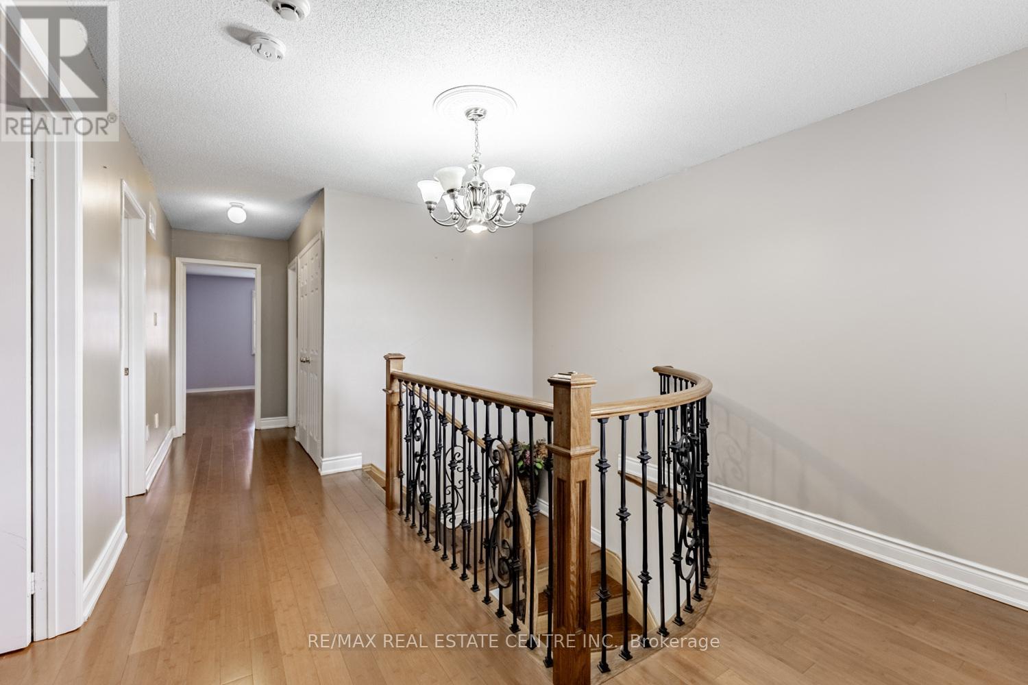 8 Mannel Crescent, Brampton, Ontario  L6Y 5E1 - Photo 23 - W12458168