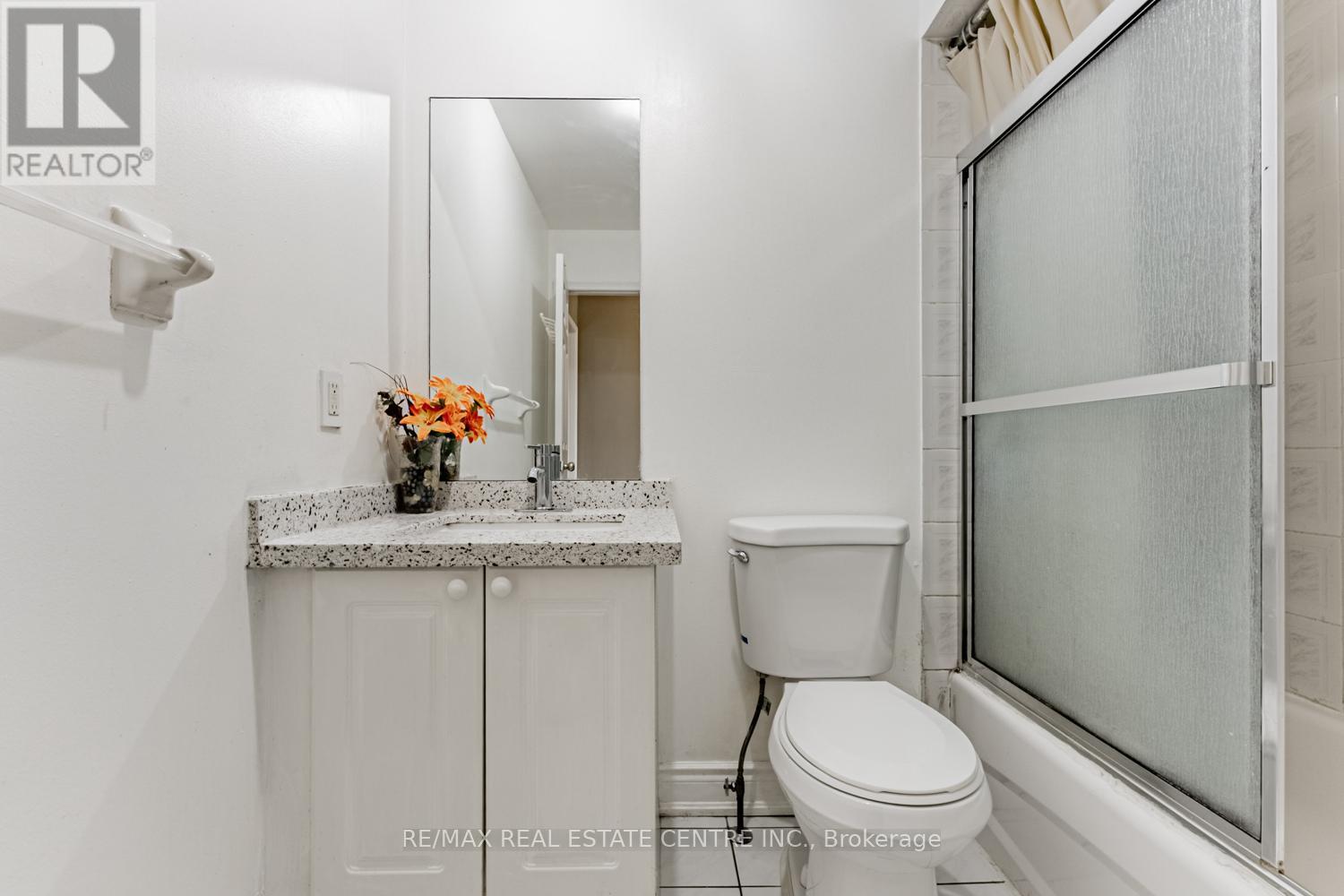 8 Mannel Crescent, Brampton, Ontario  L6Y 5E1 - Photo 32 - W12458168