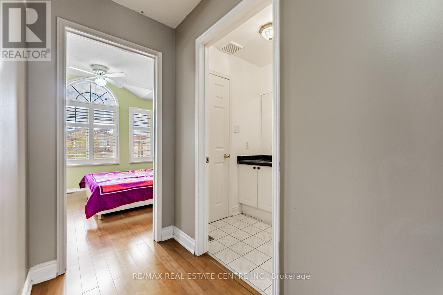8 Mannel Crescent, Brampton, Ontario  L6Y 5E1 - Photo 33 - W12458168