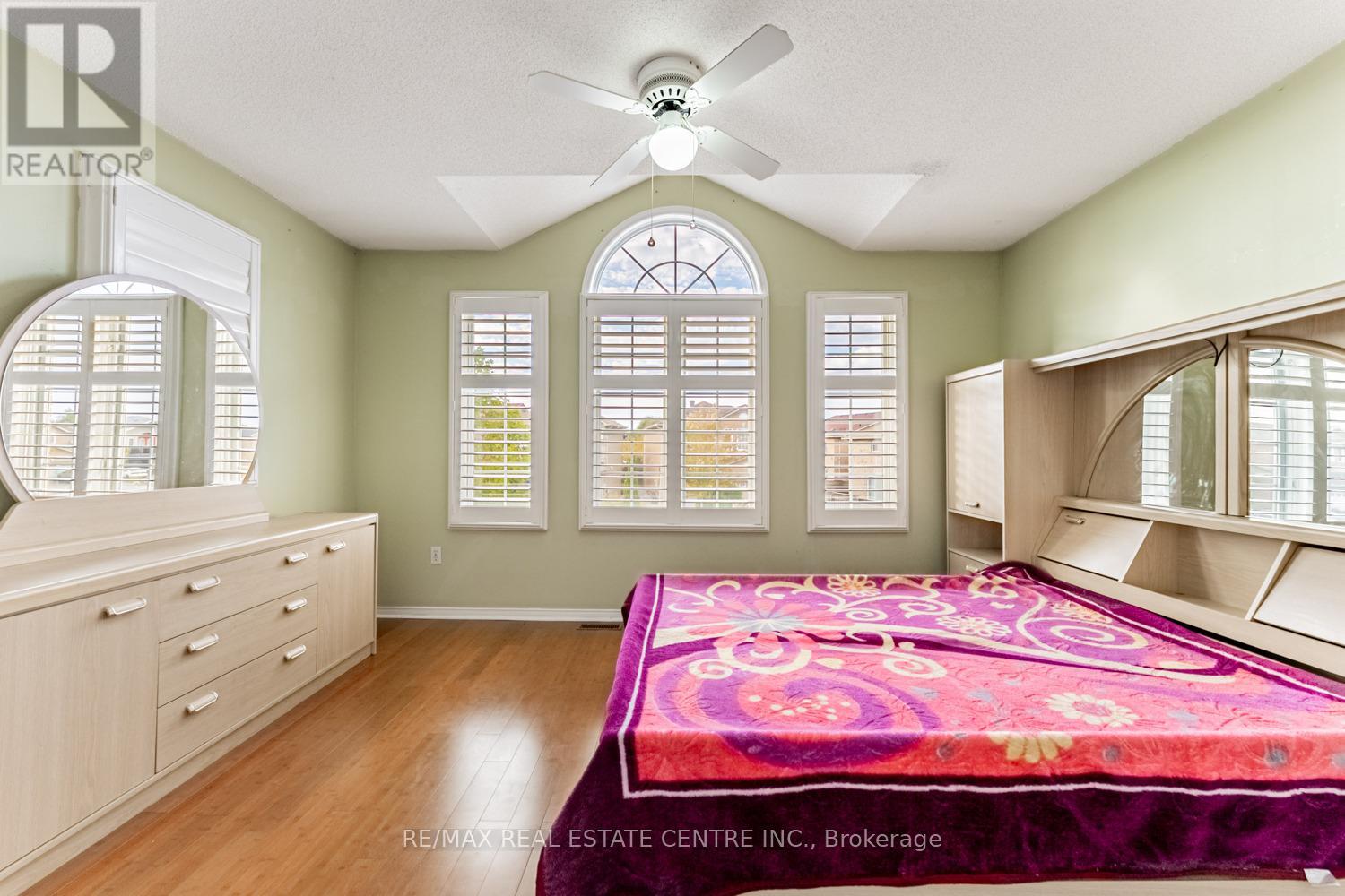 8 Mannel Crescent, Brampton, Ontario  L6Y 5E1 - Photo 34 - W12458168