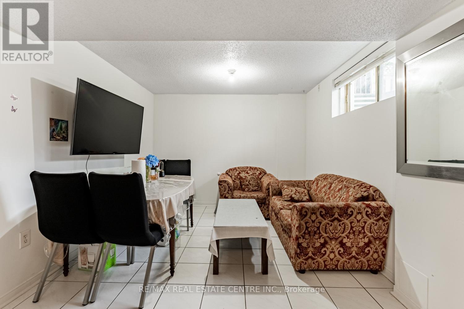 8 Mannel Crescent, Brampton, Ontario  L6Y 5E1 - Photo 40 - W12458168