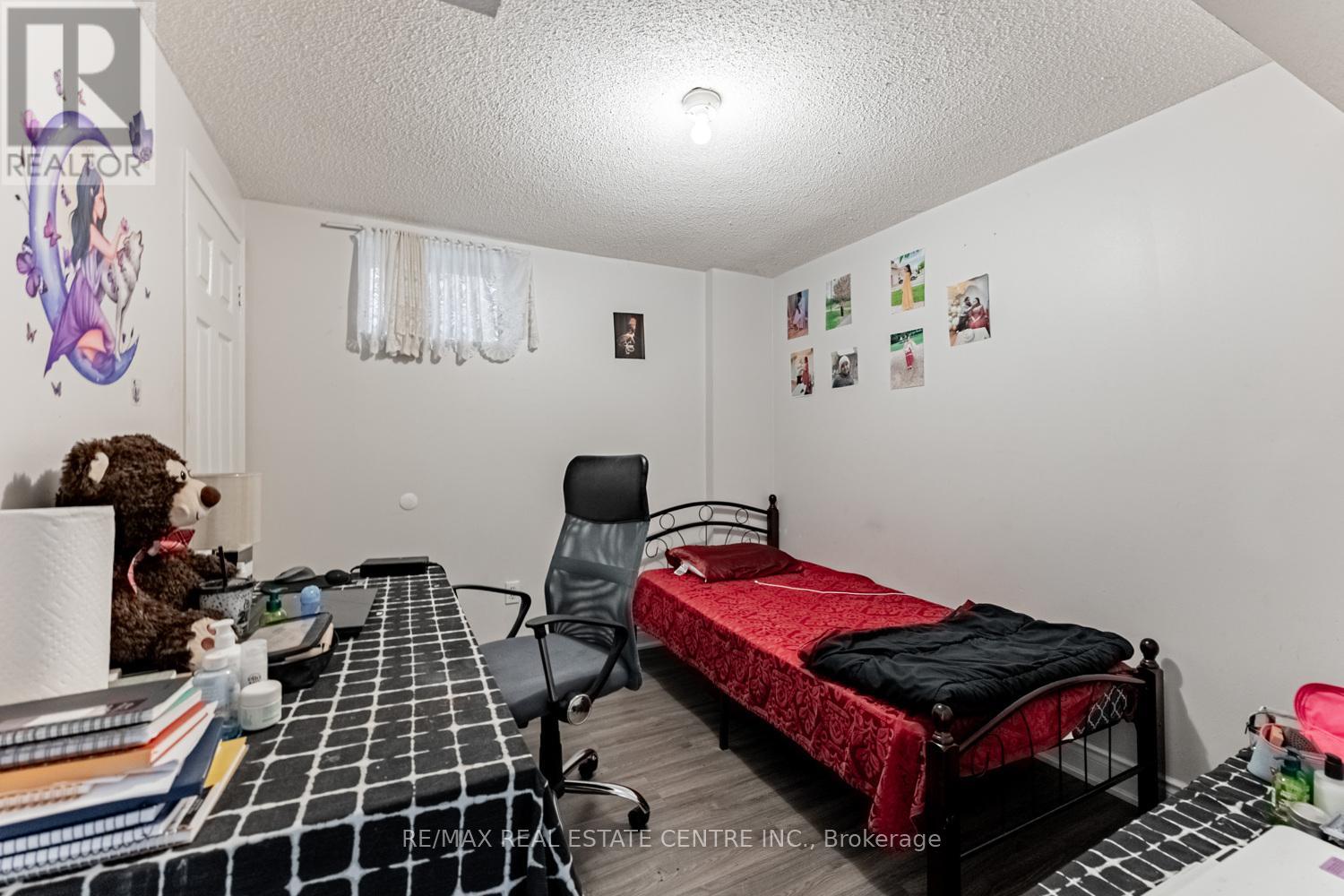 8 Mannel Crescent, Brampton, Ontario  L6Y 5E1 - Photo 42 - W12458168