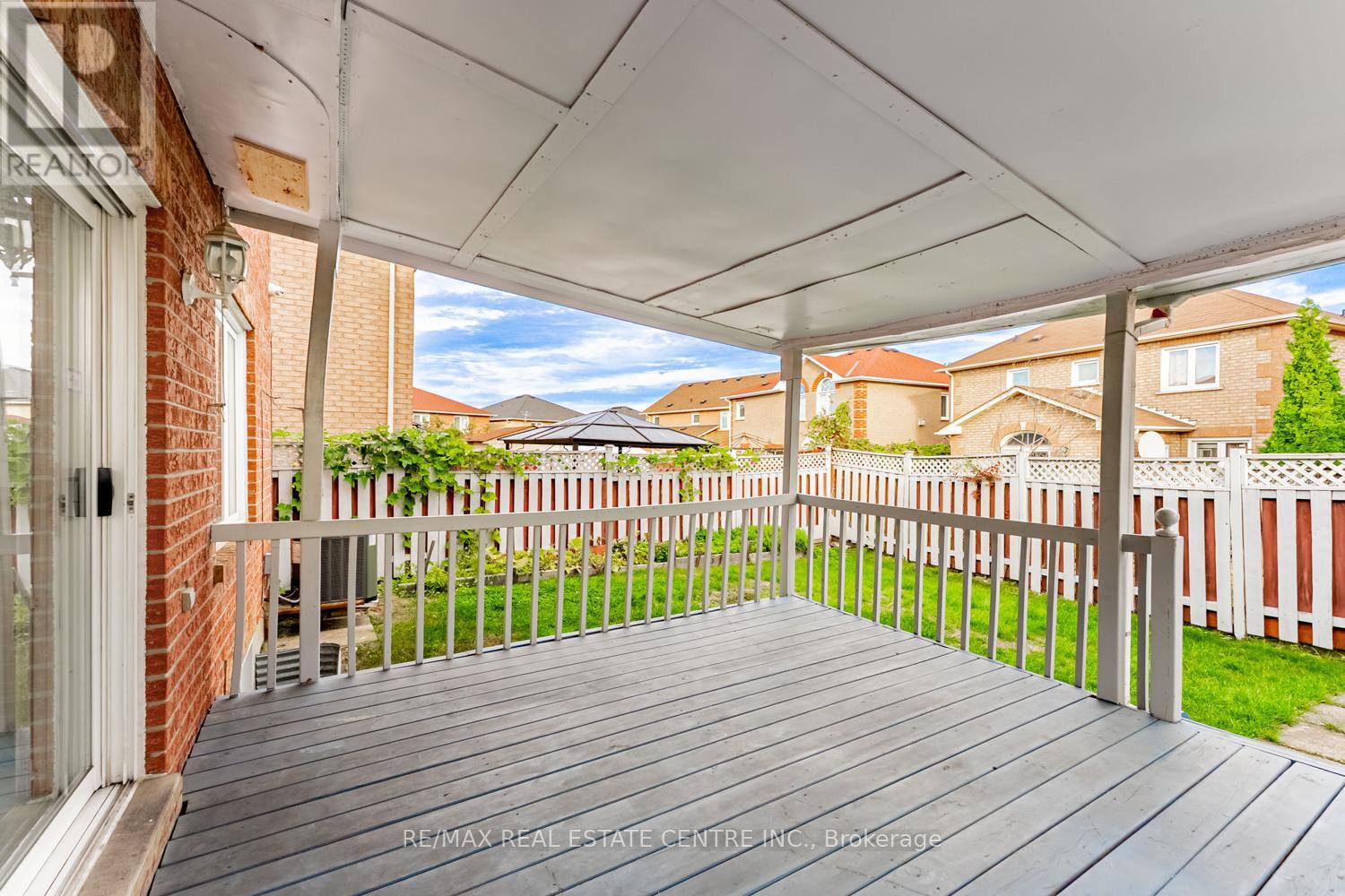 8 Mannel Crescent, Brampton, Ontario  L6Y 5E1 - Photo 46 - W12458168