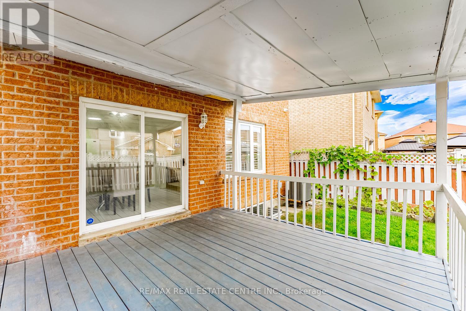 8 Mannel Crescent, Brampton, Ontario  L6Y 5E1 - Photo 47 - W12458168