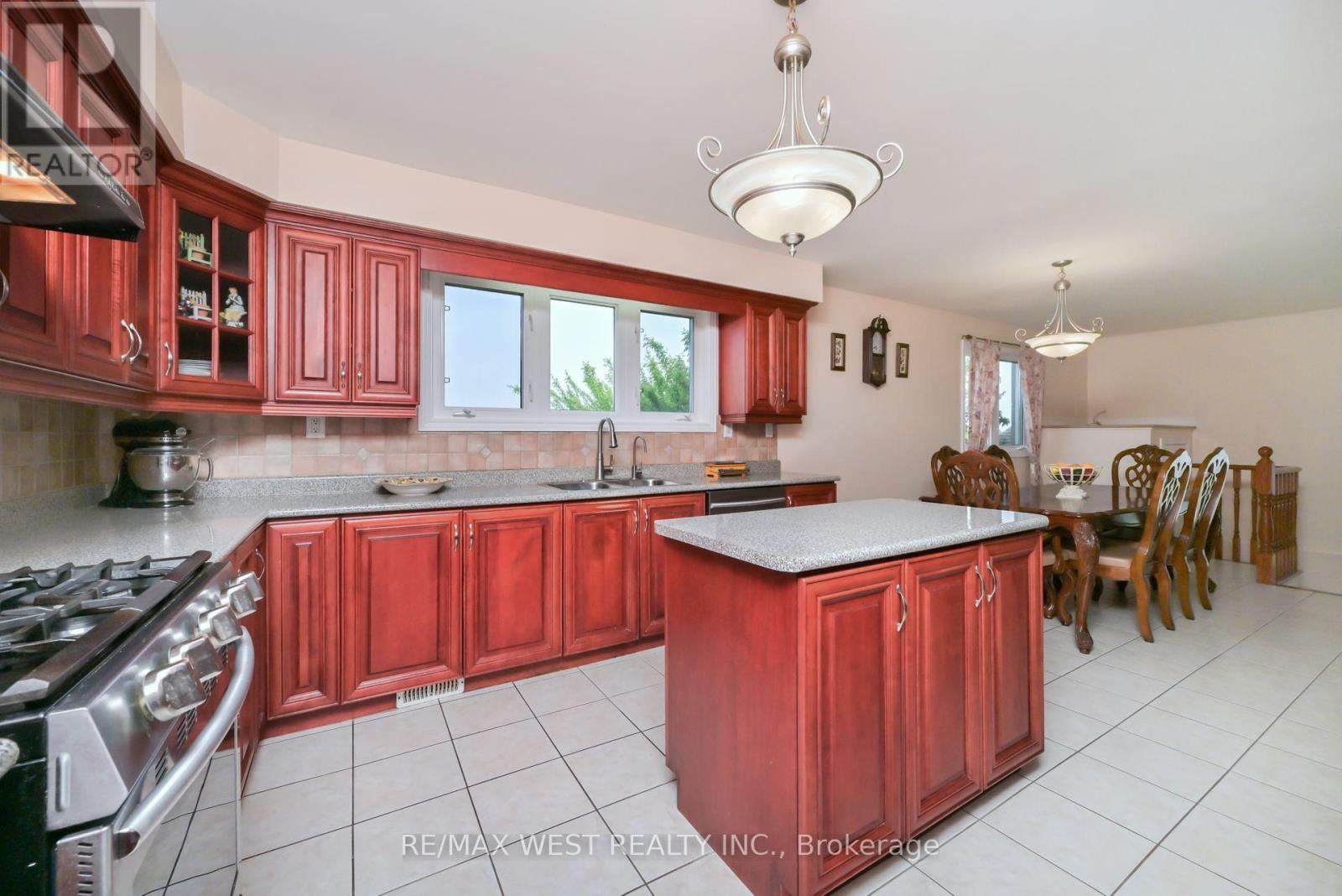 12370 Creditview Road, Caledon, Ontario  L7C 1X9 - Photo 11 - W12458196
