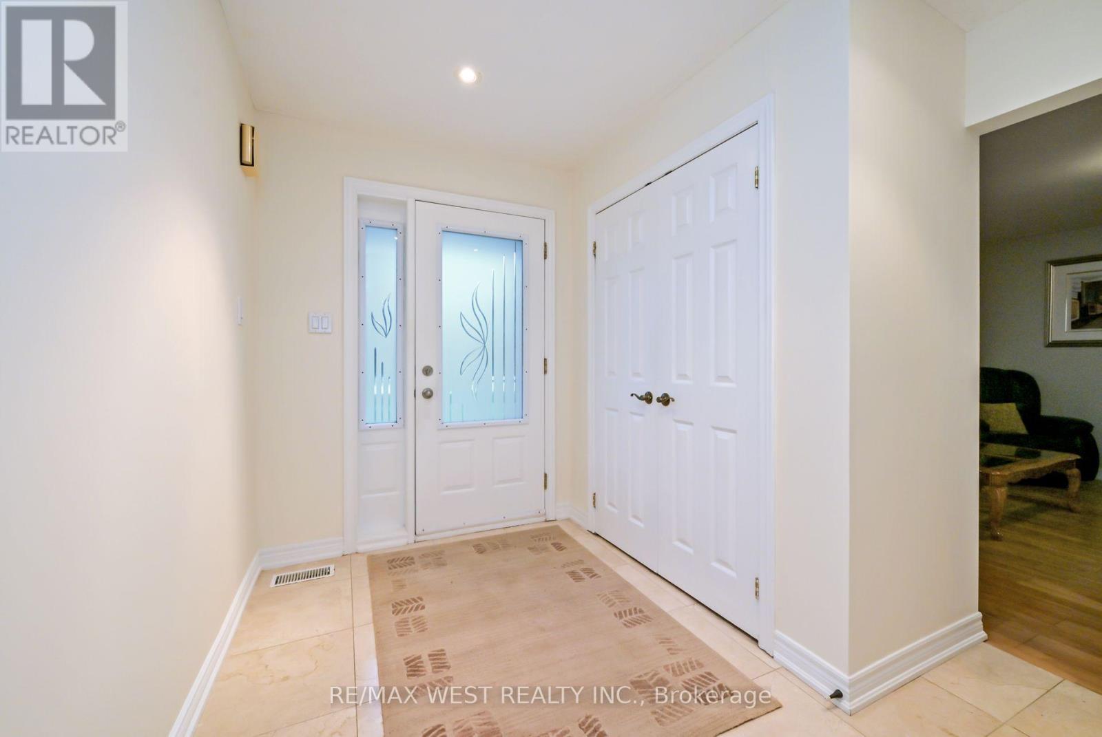 12370 Creditview Road, Caledon, Ontario  L7C 1X9 - Photo 5 - W12458196