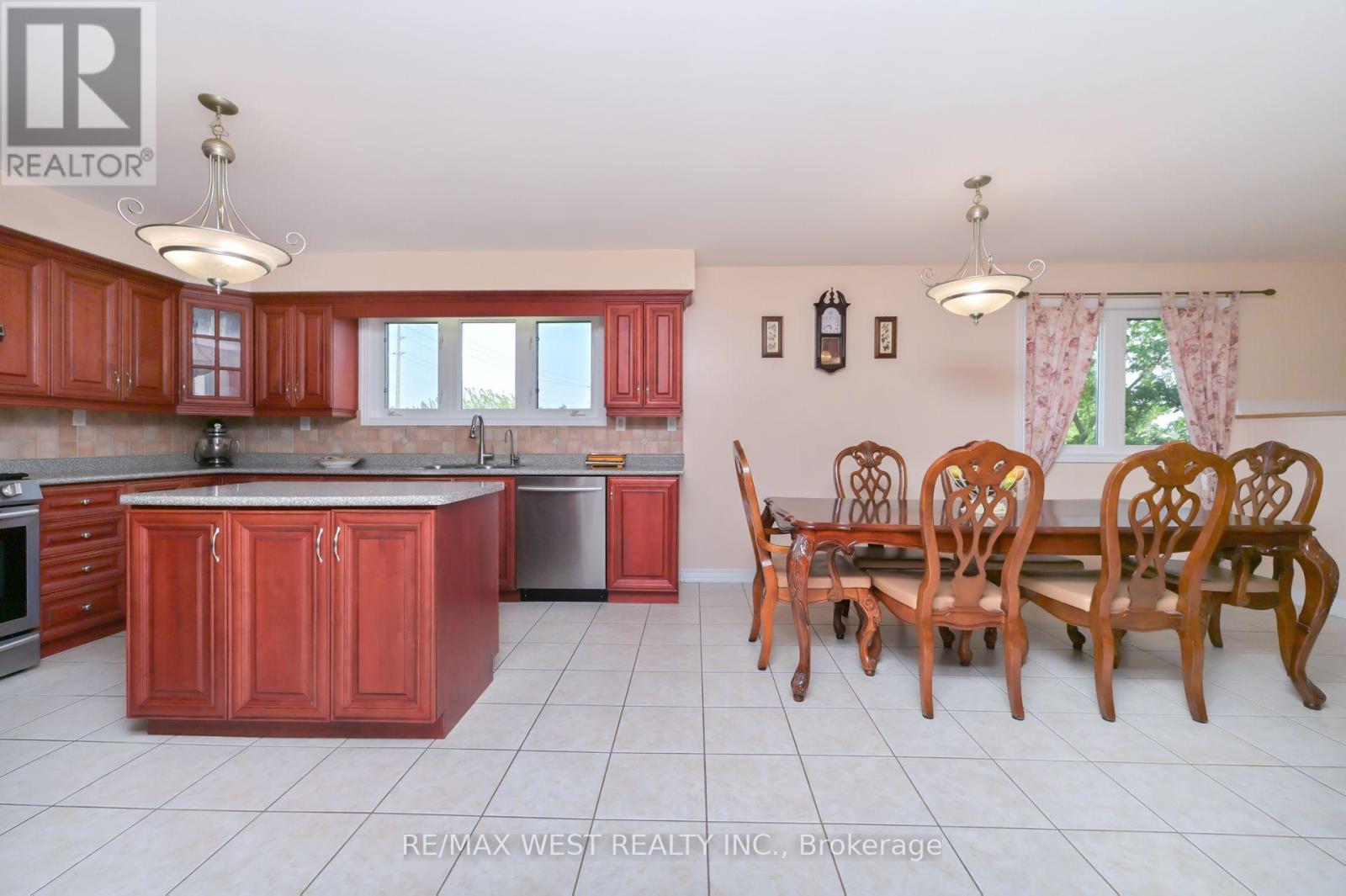 12370 Creditview Road, Caledon, Ontario  L7C 1X9 - Photo 6 - W12458196
