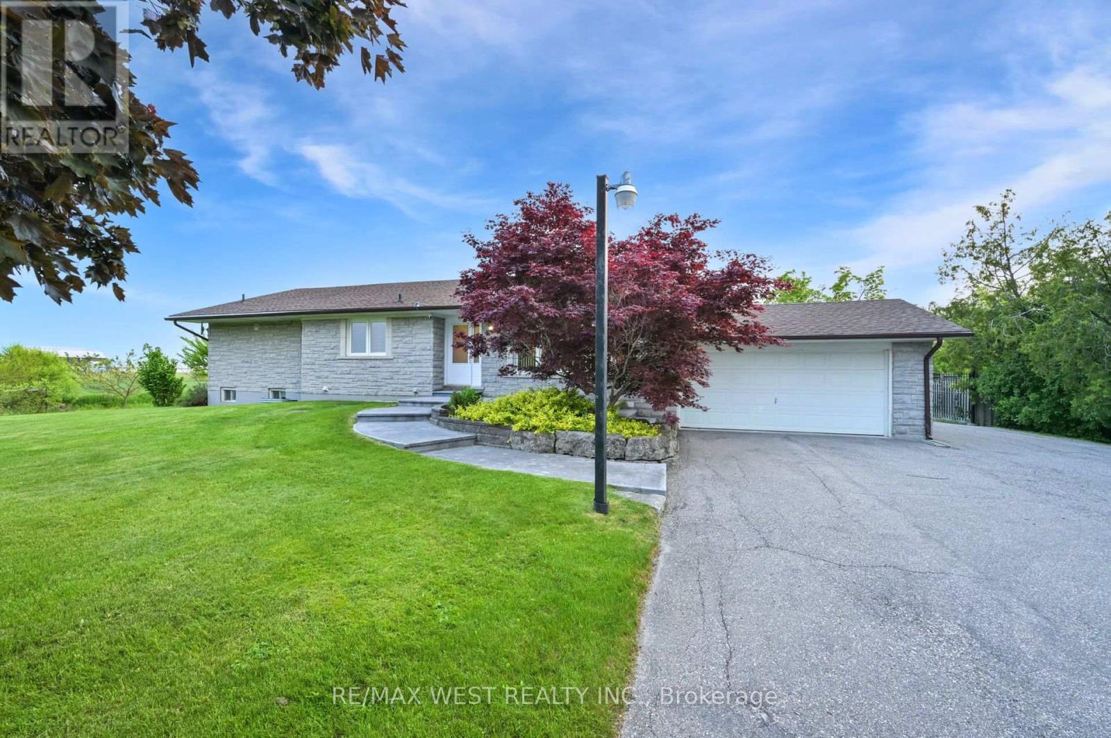 12370 Creditview Road, Caledon, Ontario  L7C 1X9 - Photo 7 - W12458196
