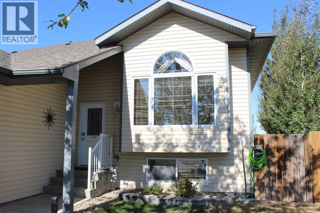 36 Meadowbrook Court, Brooks, Alberta  T1R 1N6 - Photo 4 - A2263198