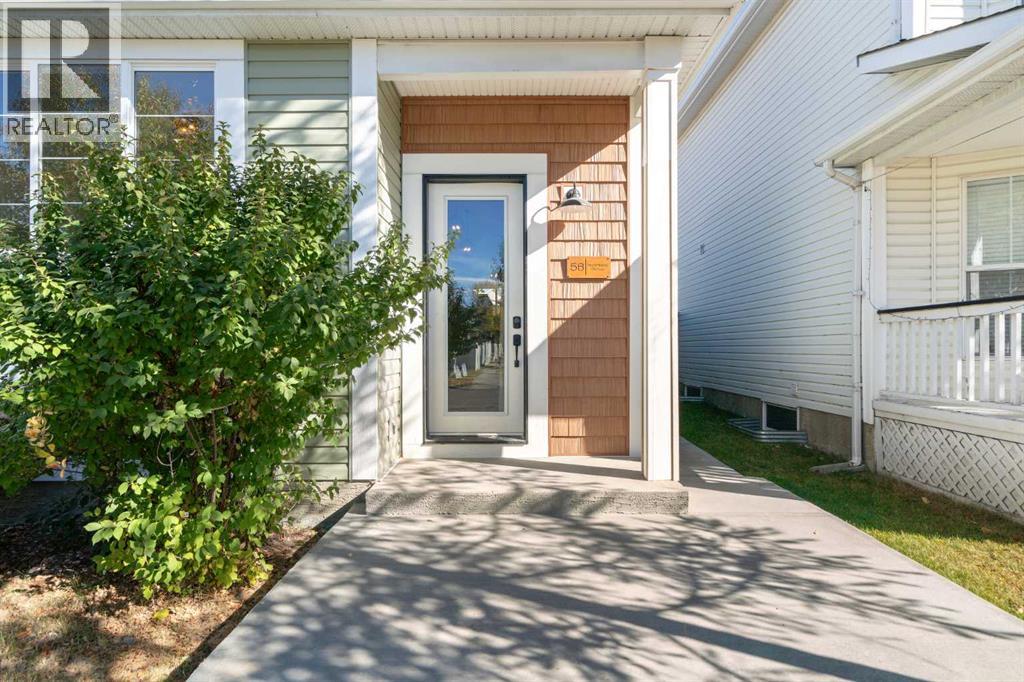 56 Inverness Grove Se, Calgary, Alberta  T2Z 3E6 - Photo 2 - A2263689