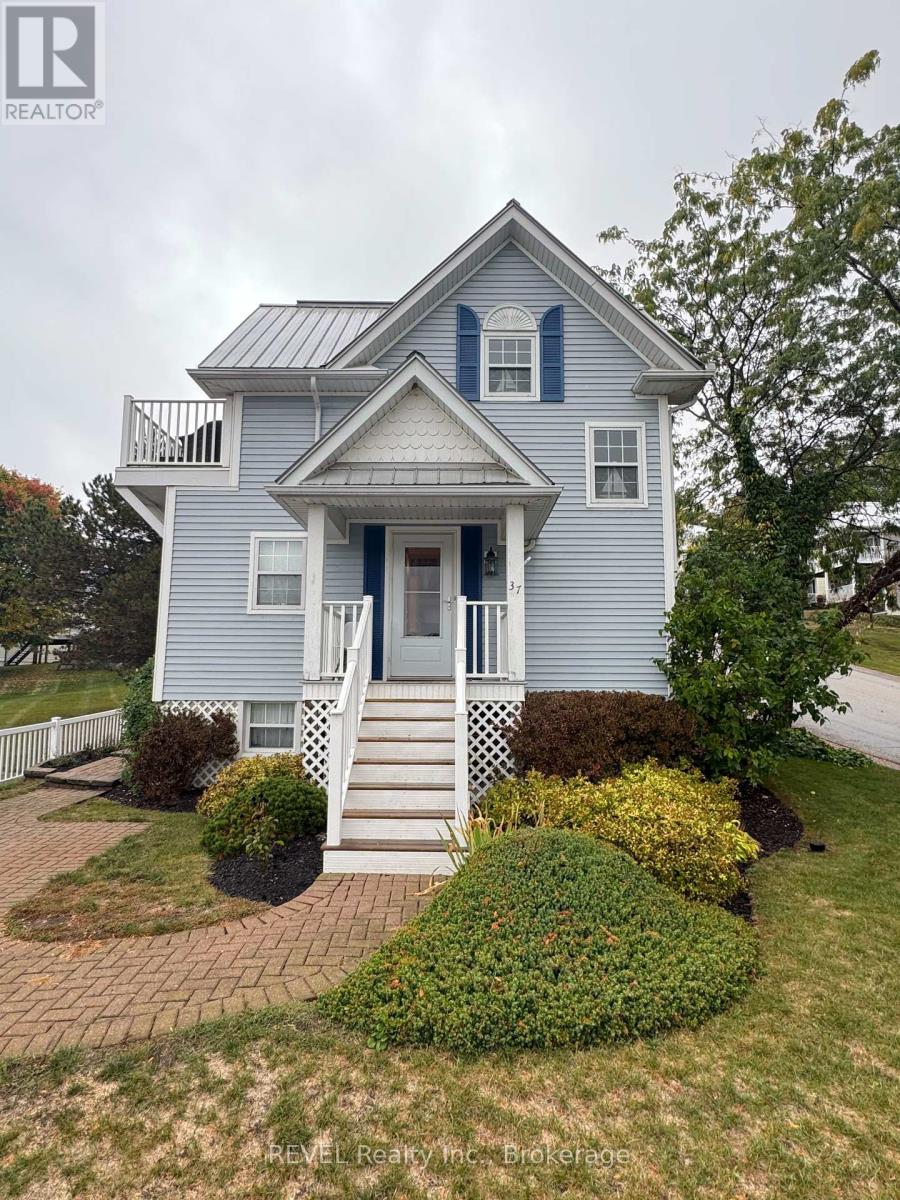 37 Newport Beach Boulevard, Fort Erie, Ontario  L0S 1B0 - Photo 1 - X12458179