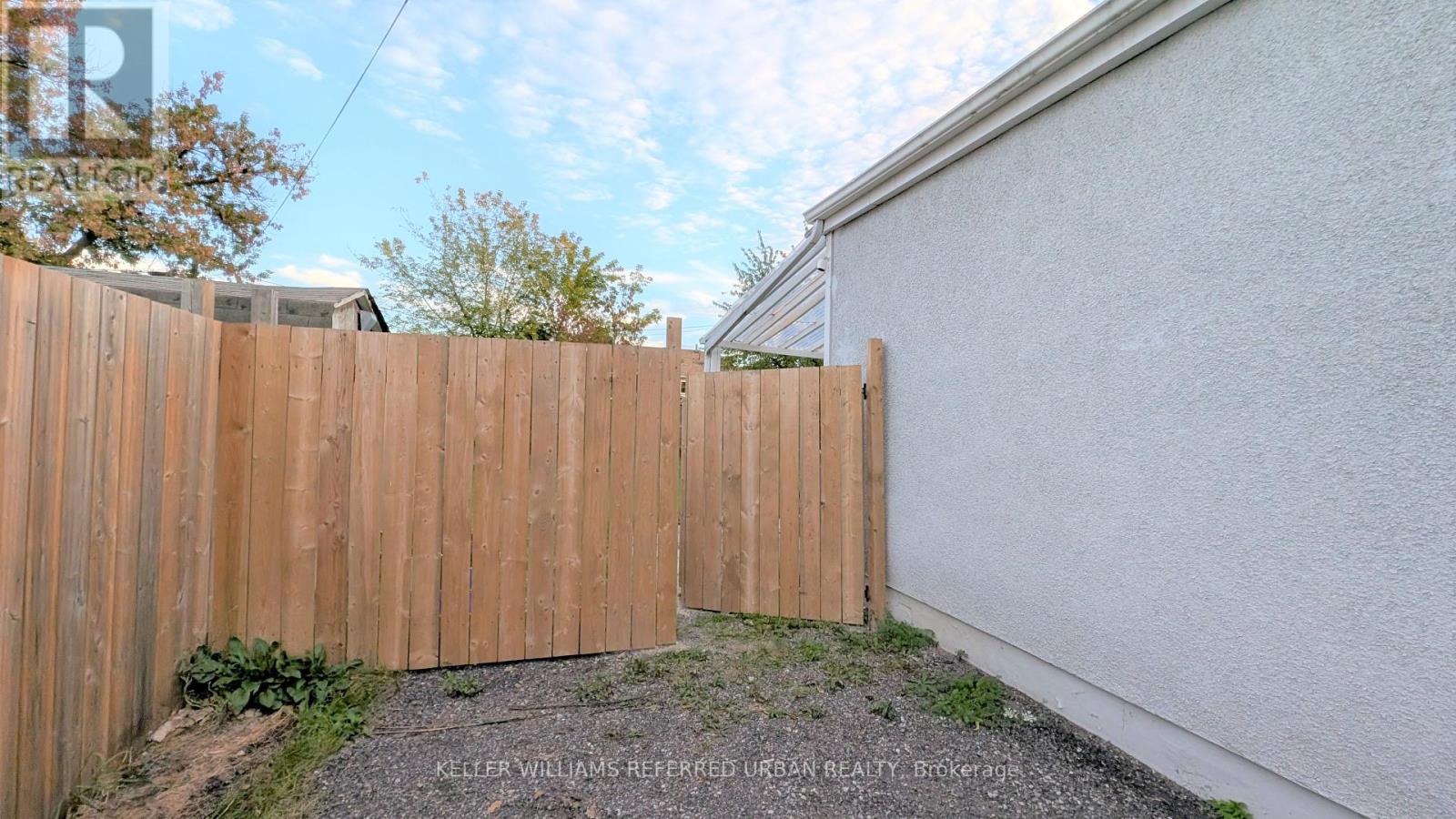 386 Welland Avenue W, St. Catharines, Ontario  L2R 2R4 - Photo 11 - X12458162